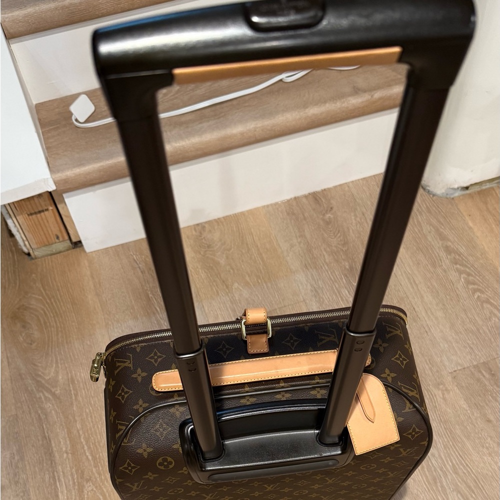 Louis Vuitton Monogram Pegase 50 - Picture 8 of 15
